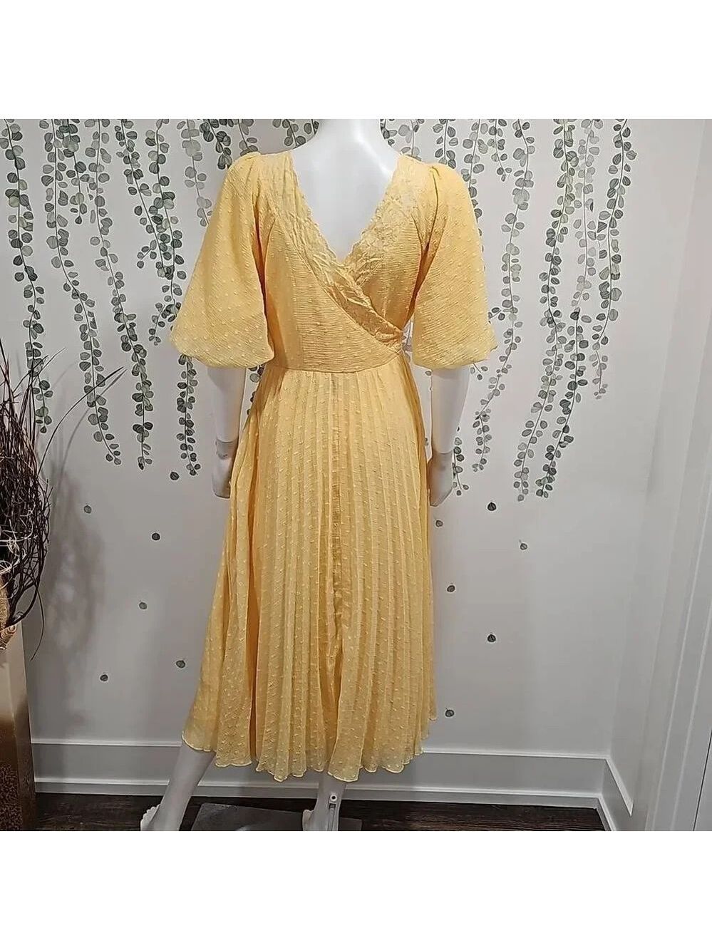 ASOS DESIGN lace insert cut out textured pleated midi dress in lemon yellow Sz 6 - Picture 5 of 12